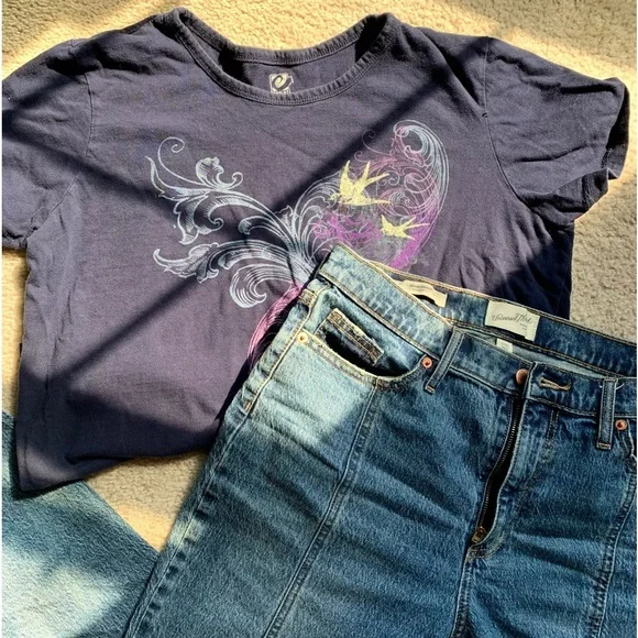 Y2K Style Graphic Tee - Picture 2 of 4